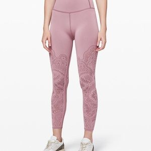 Lululemon Revel Crop 21” Size 4. Worn once.